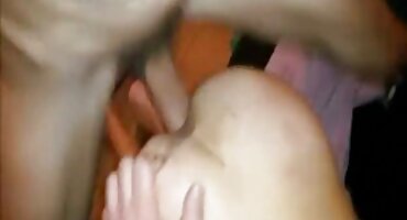 sex bắn tinh vào lồn JAmes sexchaua Deen fucks hai gà con cùng một lúc.